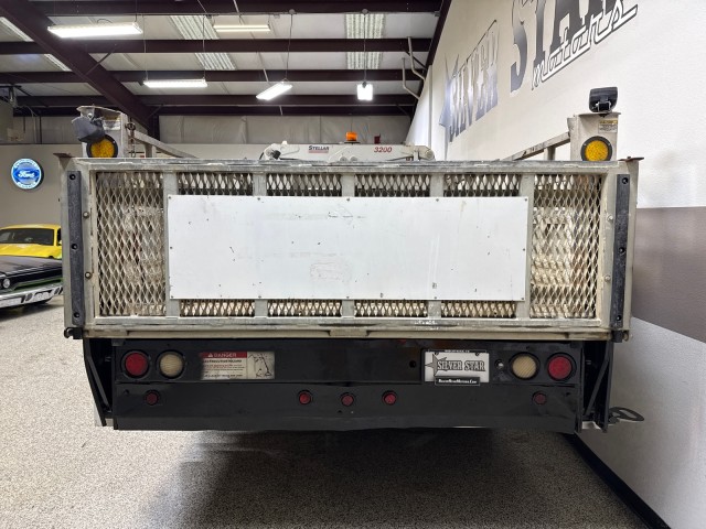 2011 Ford F-550 XL photo 3