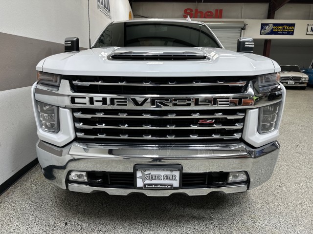 Chevrolet Silverado 3500HD's photo