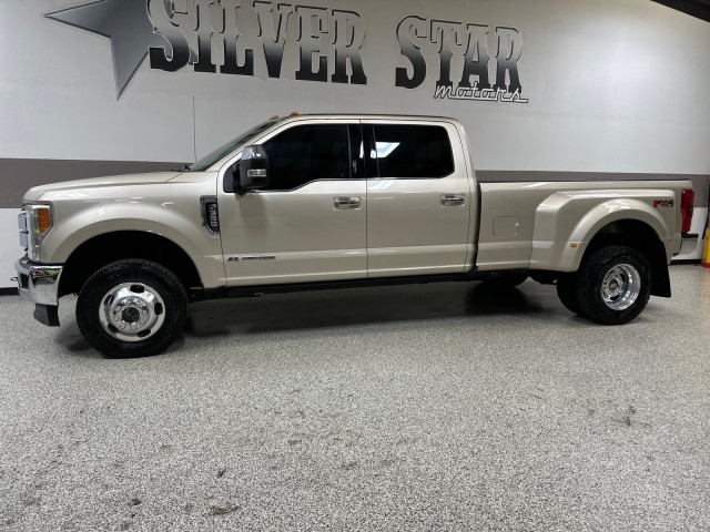 2017 Ford F-350 Super Duty King Ranch photo 3