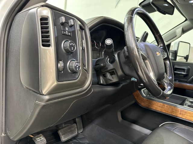 2019 Chevrolet Silverado 3500HD High Country photo 19