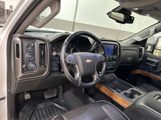 2019 Chevrolet Silverado 3500HD High Country photo 18