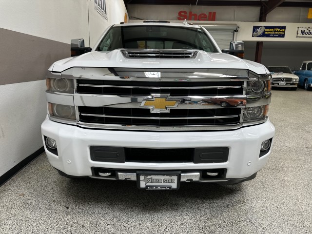 Chevrolet Silverado 3500HD's photo