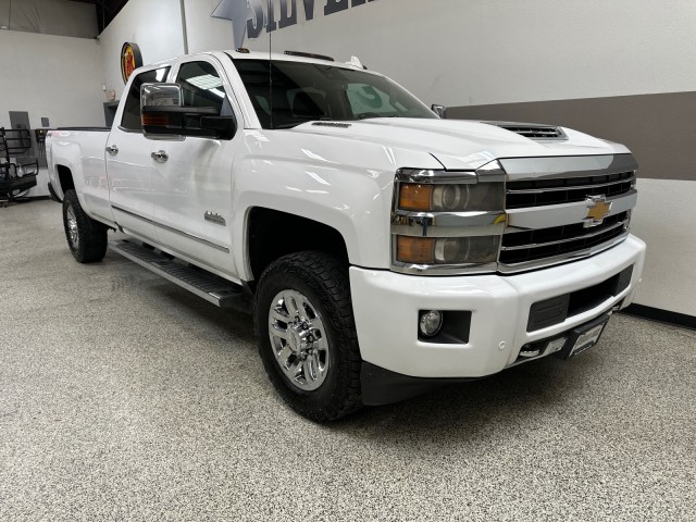 2019 Chevrolet Silverado 3500HD High Country photo 44