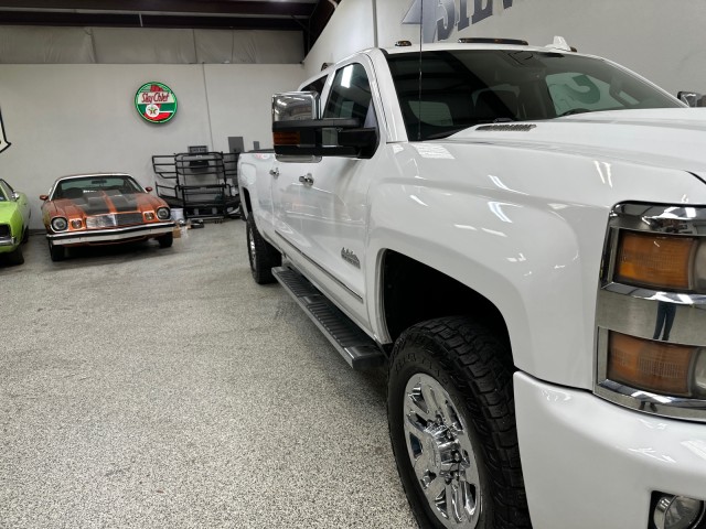 2019 Chevrolet Silverado 3500HD High Country photo 51