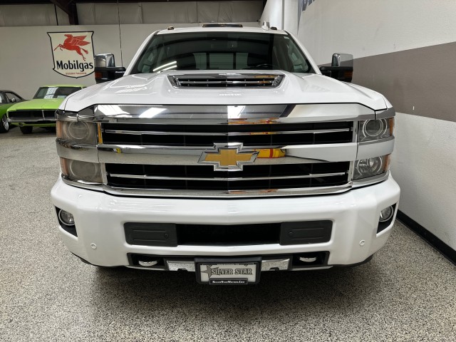 2019 Chevrolet Silverado 3500HD High Country photo 43