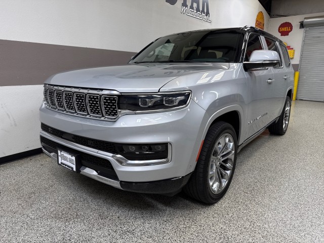 2022 Jeep Grand Wagoneer II photo 2