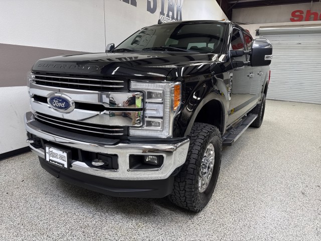 2019 Ford F-250 Lariat FX4 photo 3