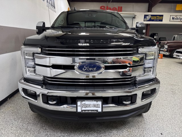 2019 Ford F-250 Lariat FX4 photo 2