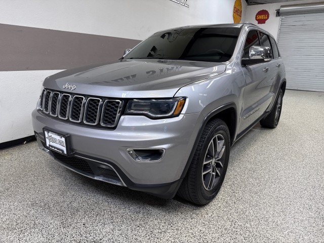 2017 Jeep Grand Cherokee Limited photo 3