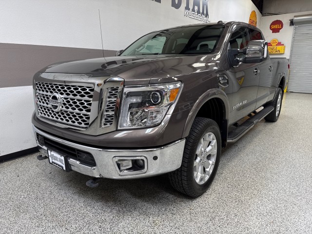 2018 Nissan Titan Platinum Reserve photo 3