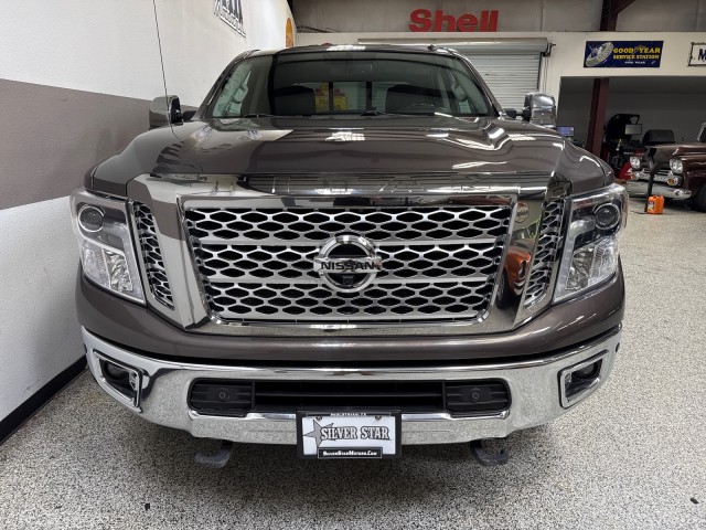 2018 Nissan Titan Platinum Reserve photo 2