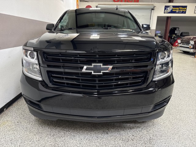 2018 Chevrolet Tahoe LT photo 2