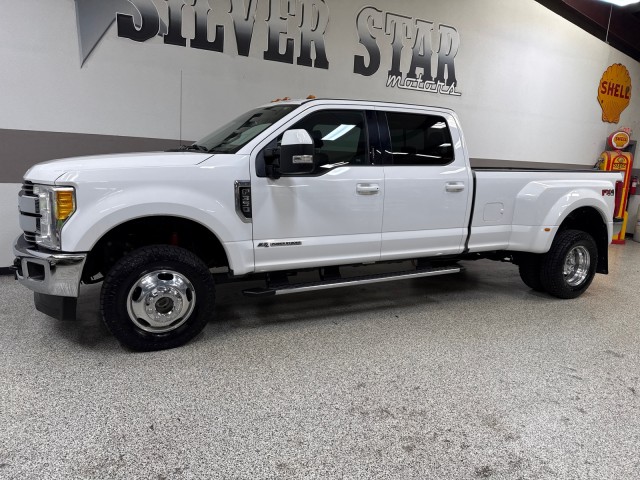 2017 Ford F-350 Lariat photo 4