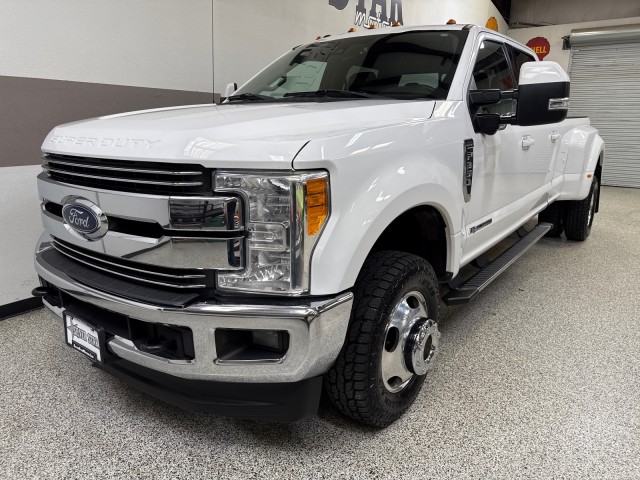 2017 Ford F-350 Lariat photo 3