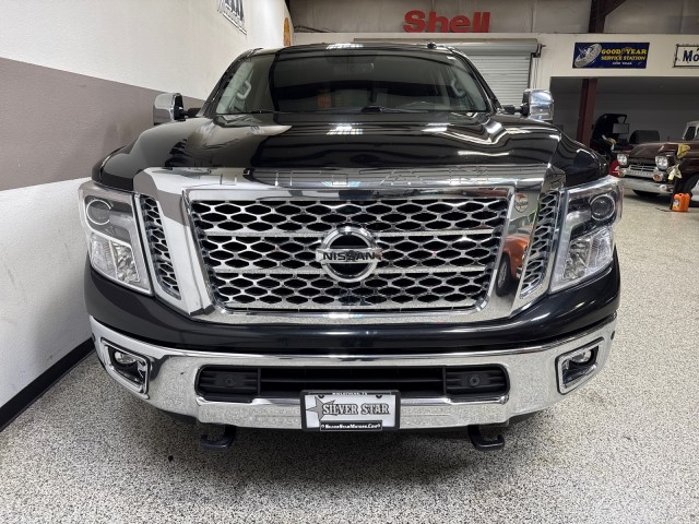 2018 Nissan Titan SL photo 2