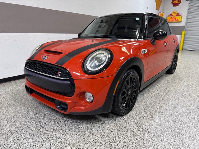 2019 Mini Cooper 4 Door Hardtop S photo 2
