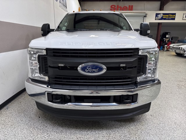 2019 Ford F-350 Super Duty Chassis Cab XL's photo