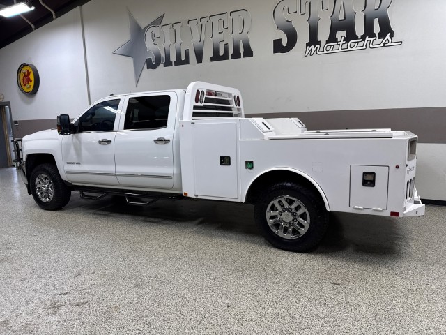 2019 Chevrolet Silverado 3500HD LTZ photo 2