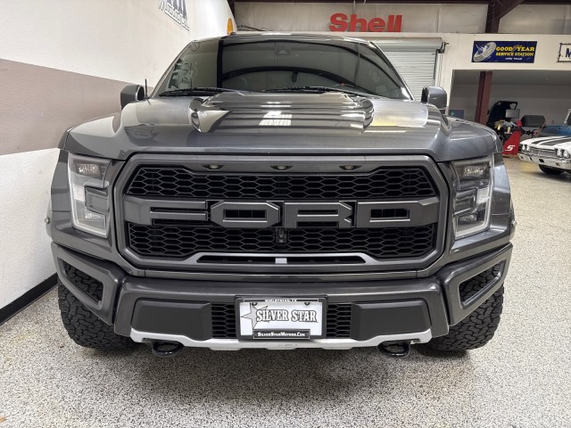2018 Ford F-150 Raptor photo 2