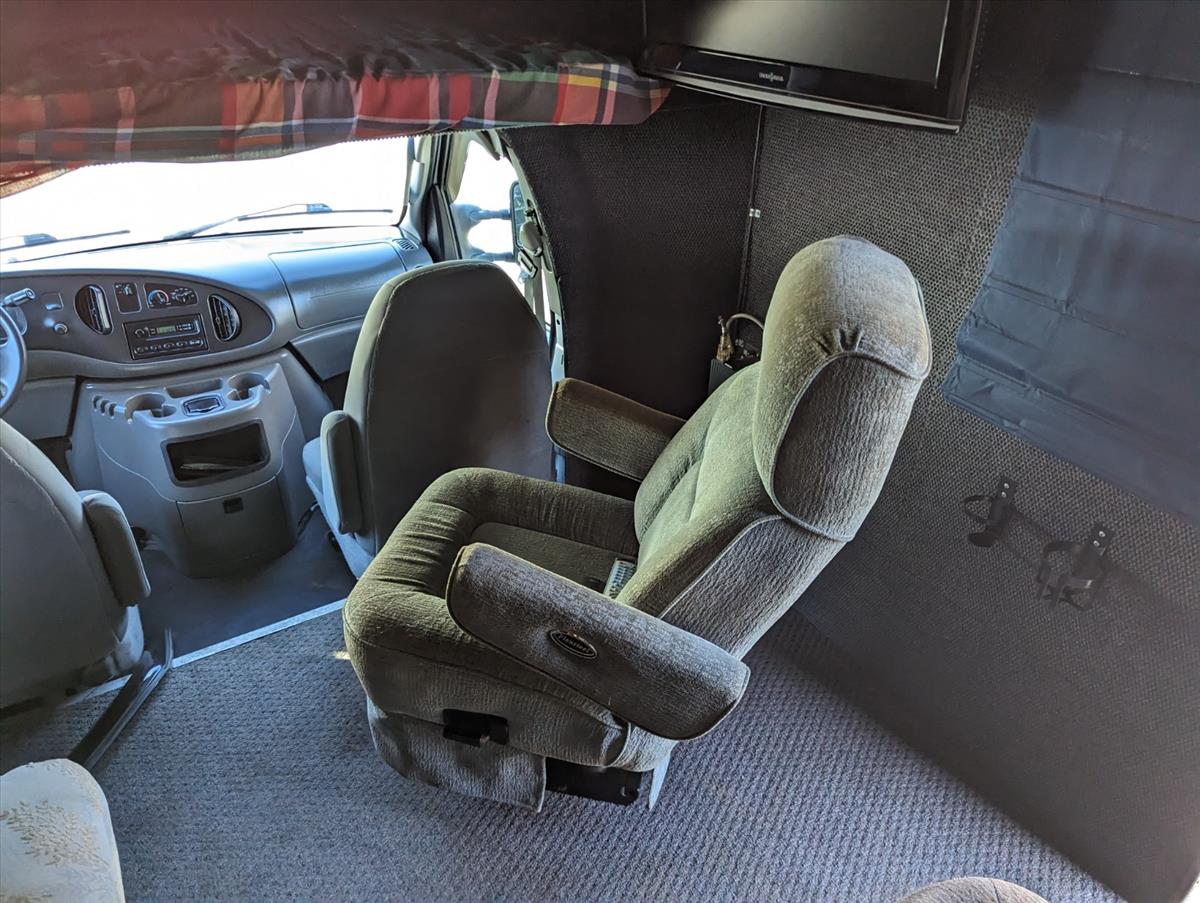 2005 Ford Econoline Commercial Cutaway 108