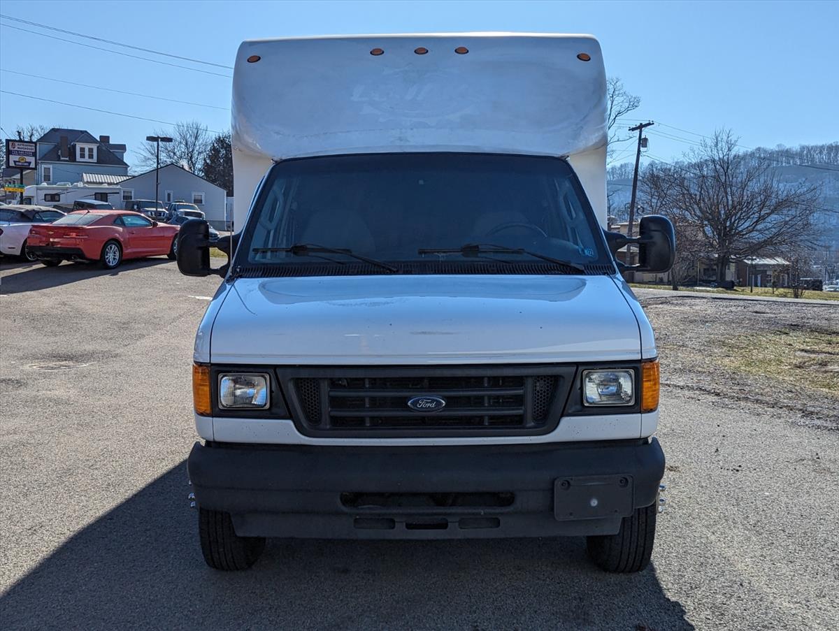 2005 Ford Econoline Commercial Cutaway 12