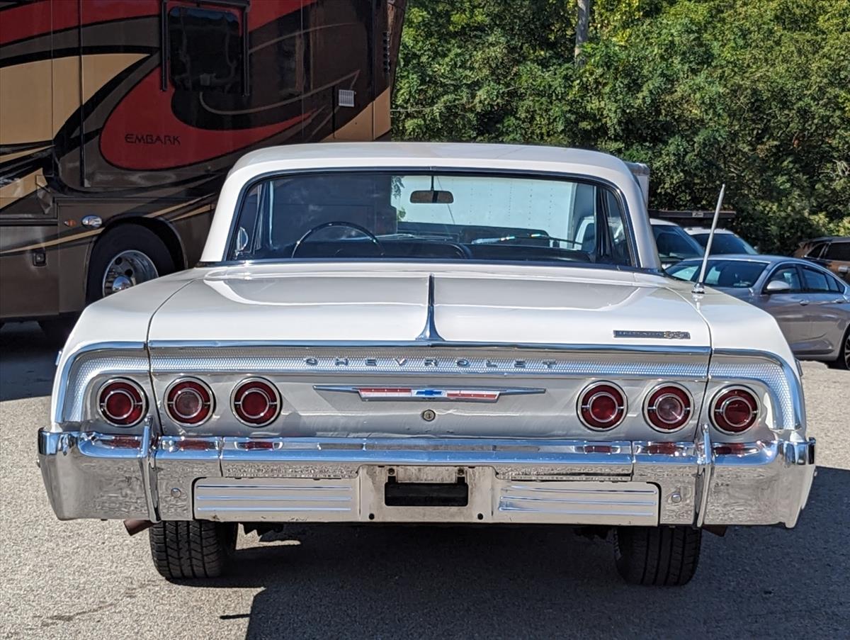 1964 Chervrolet Impala 16