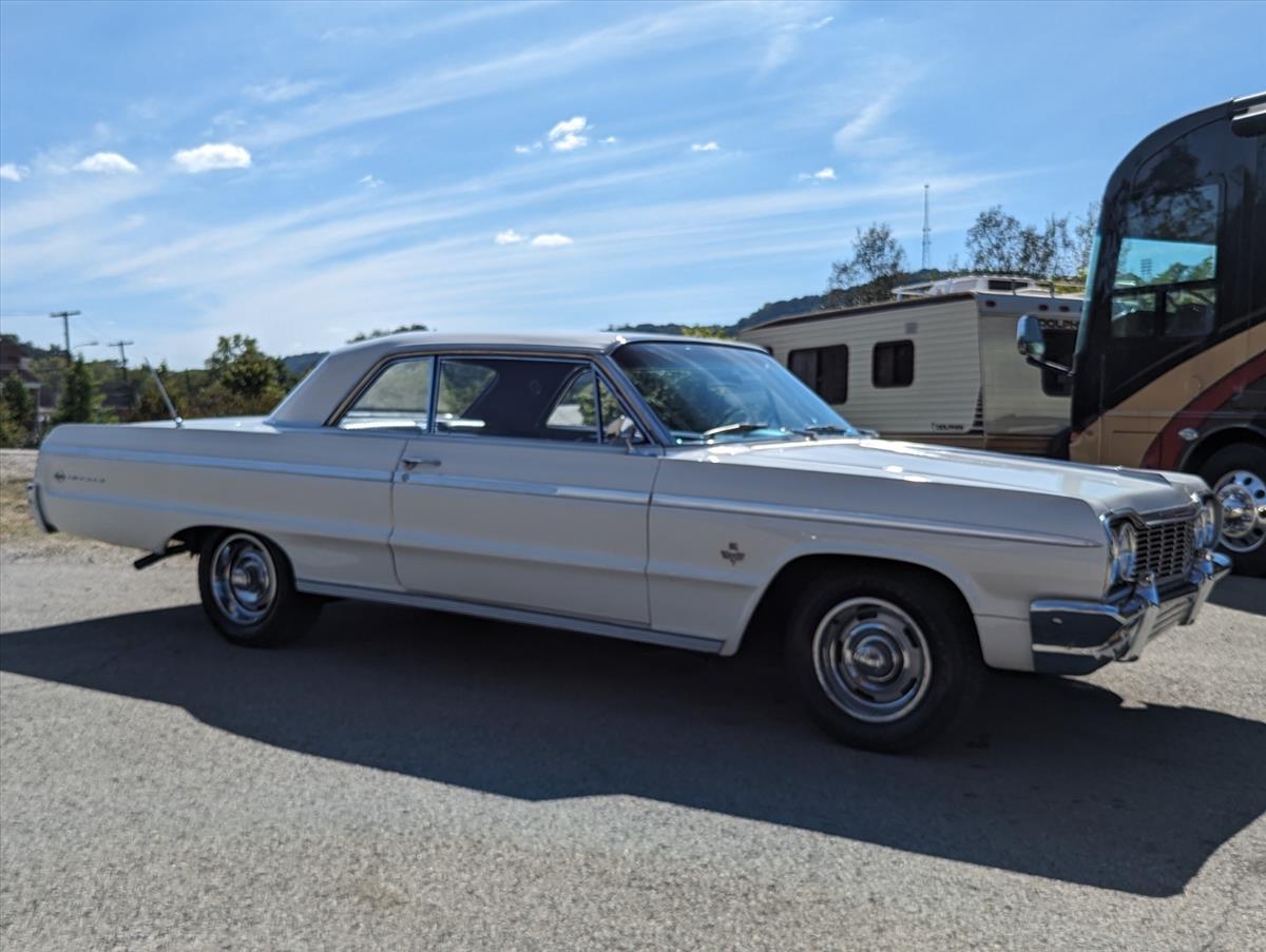 1964 Chervrolet Impala 9