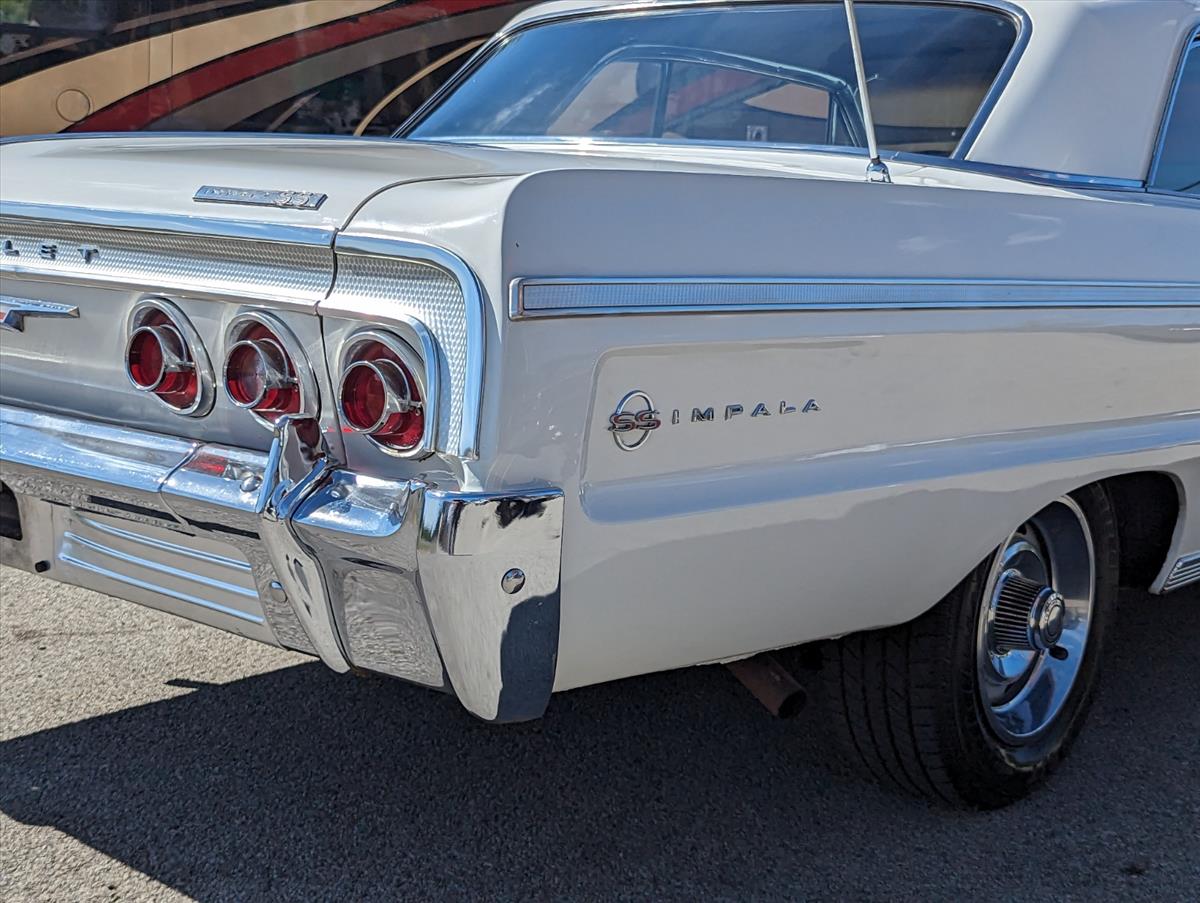 1964 Chervrolet Impala 40