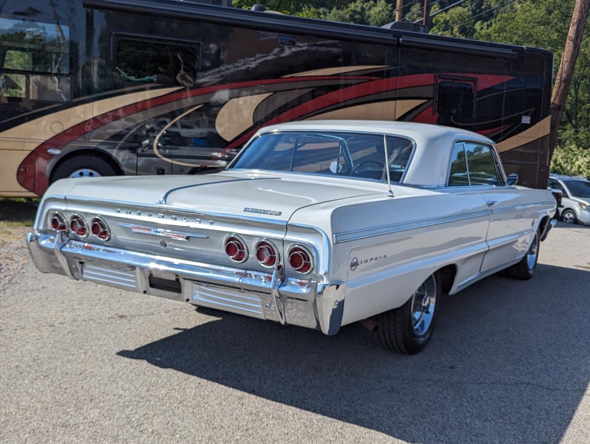 1964 Chervrolet Impala 13