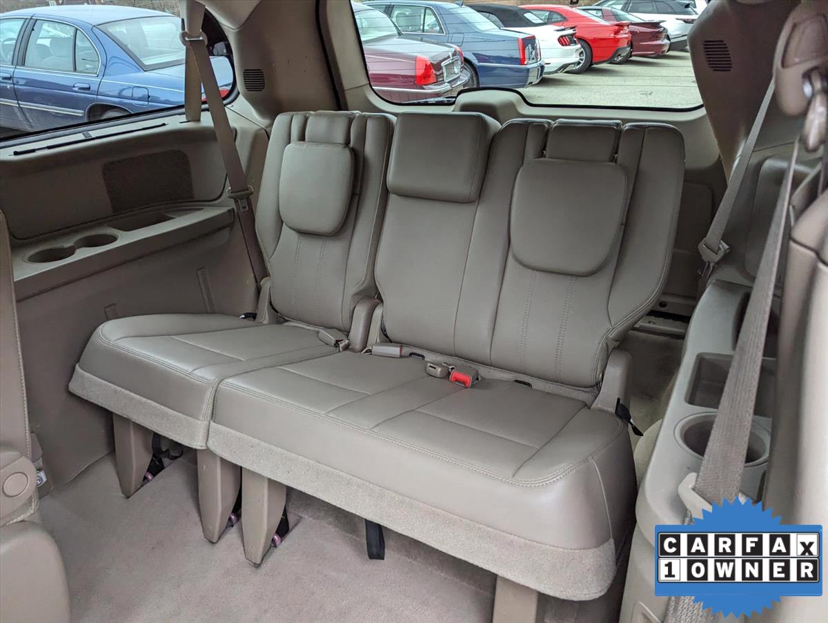 2011 Chrysler Town and Country 45