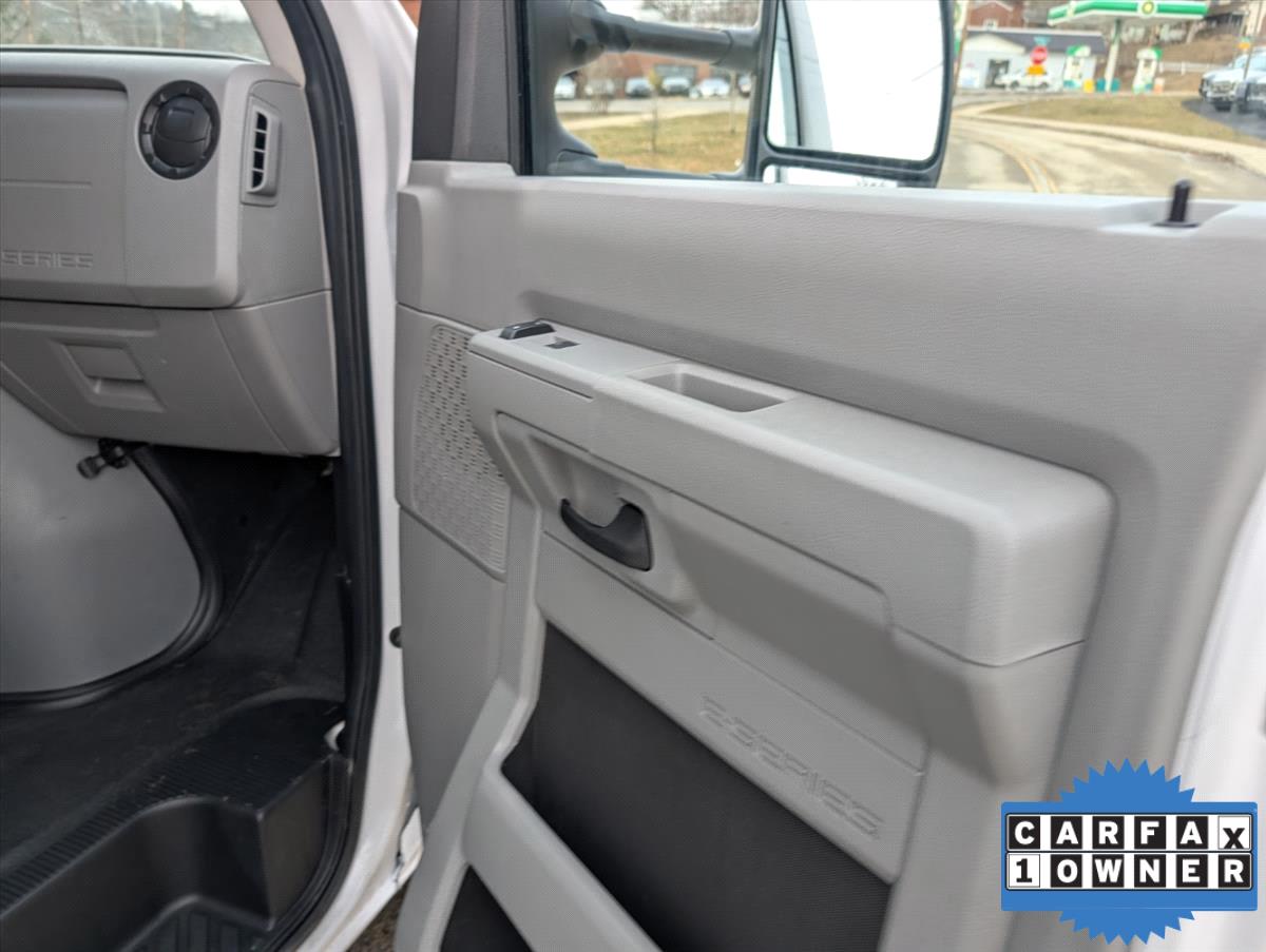 2014 Ford E-Series 21