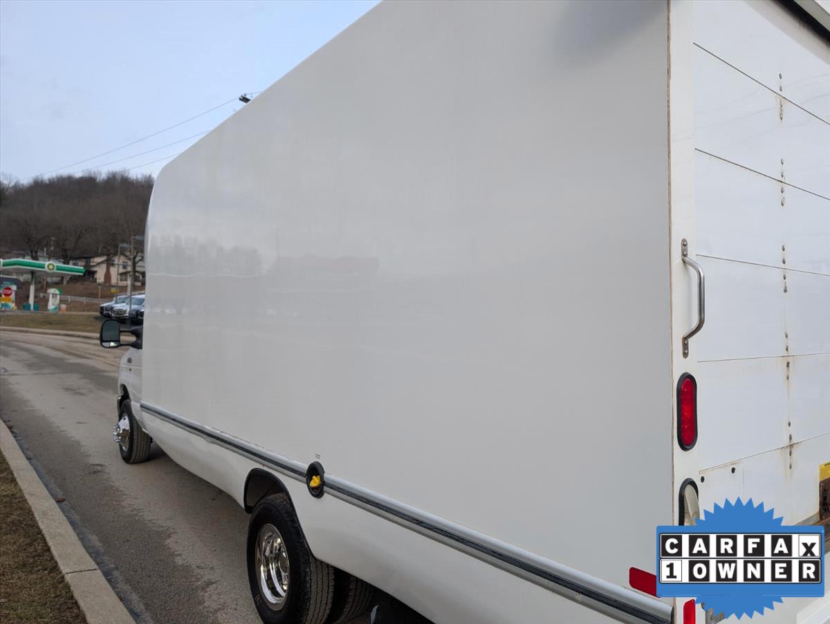 2014 Ford E-Series 38