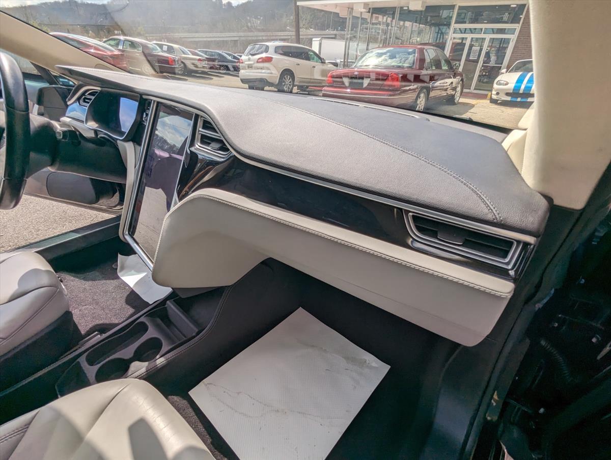 2014 Tesla Model S 53