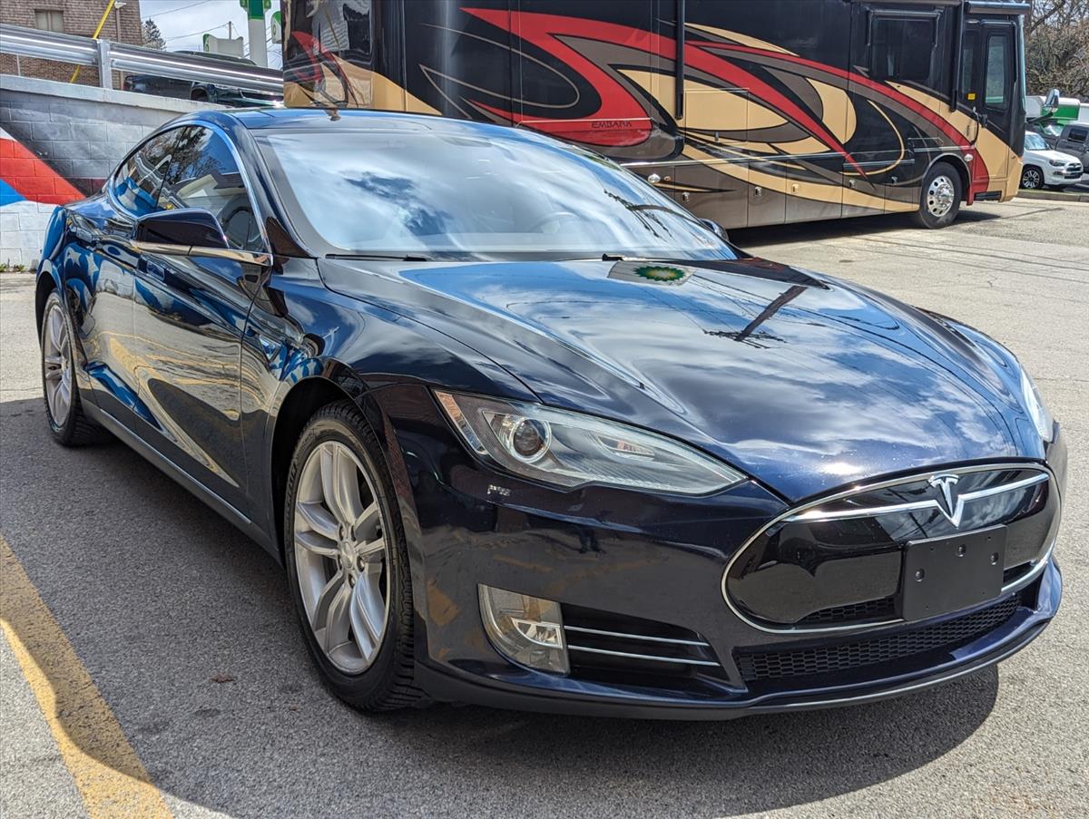 2014 Tesla Model S 13
