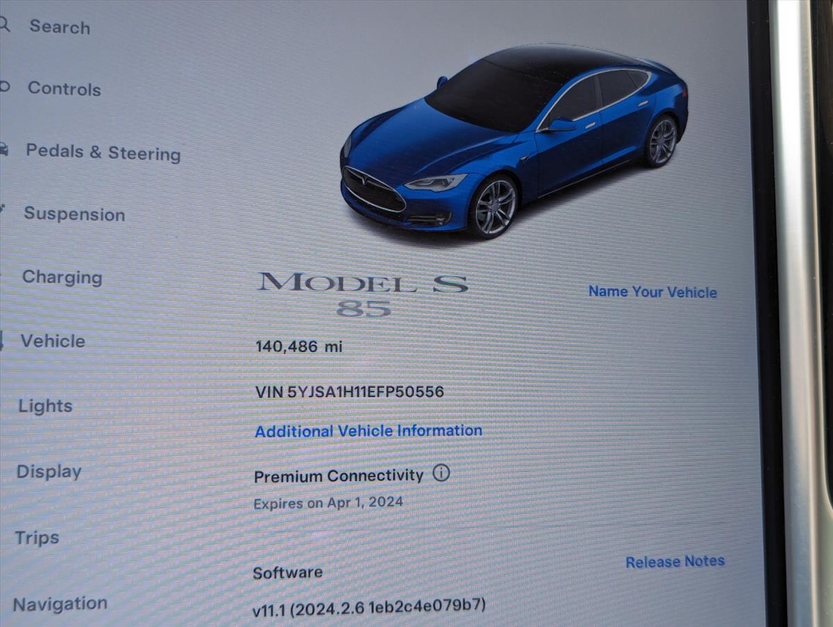 2014 Tesla Model S 66