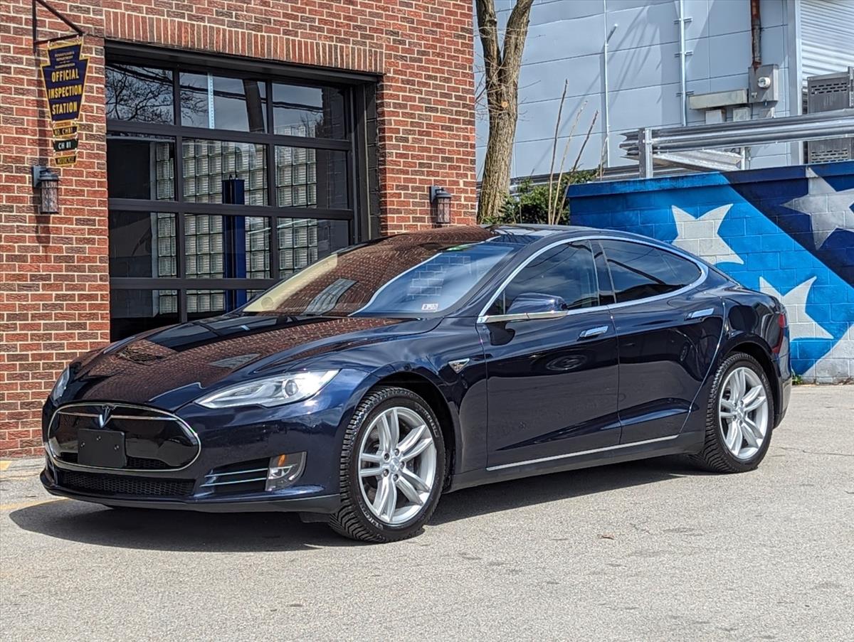 2014 Tesla Model S 2
