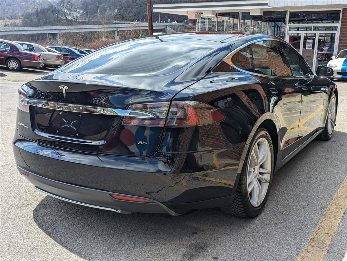 2014 Tesla Model S 10