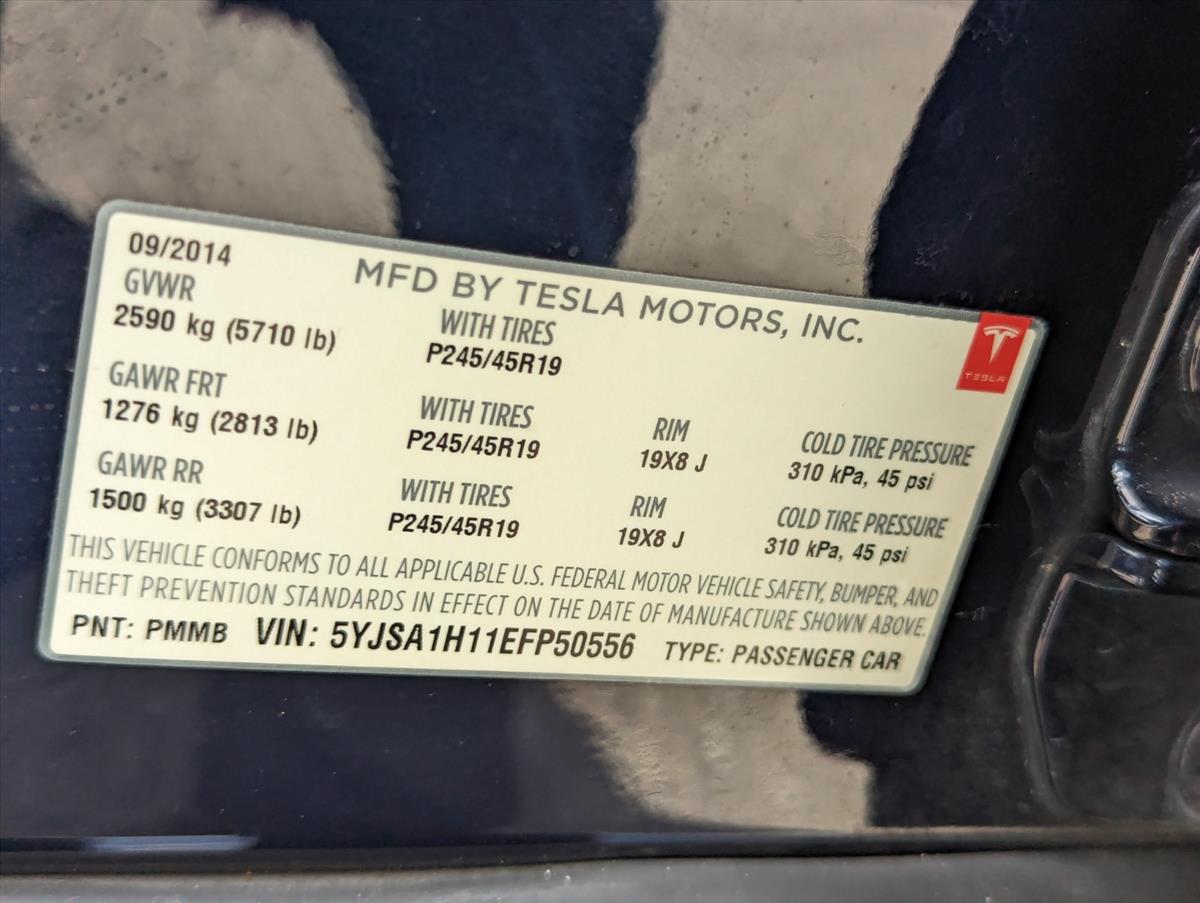 2014 Tesla Model S 32