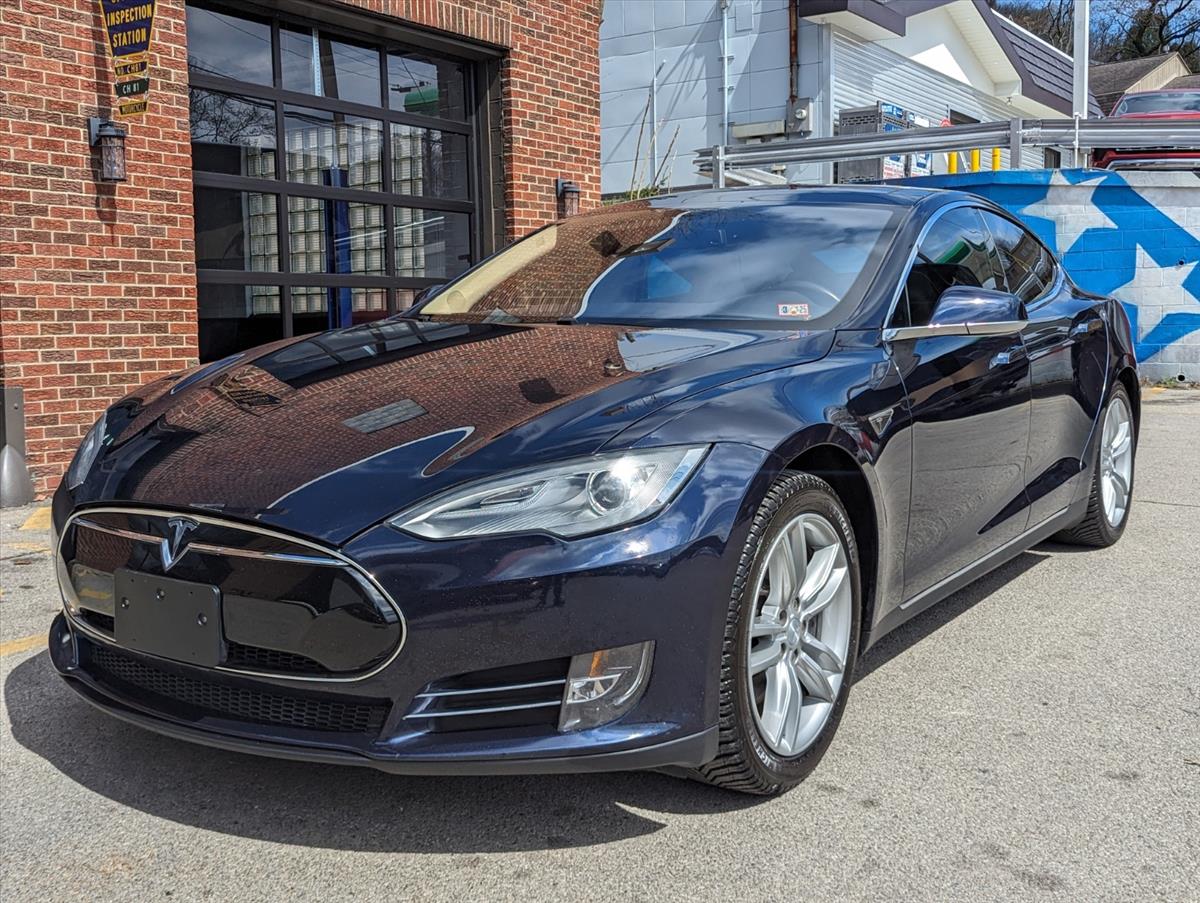 2014 Tesla Model S 4