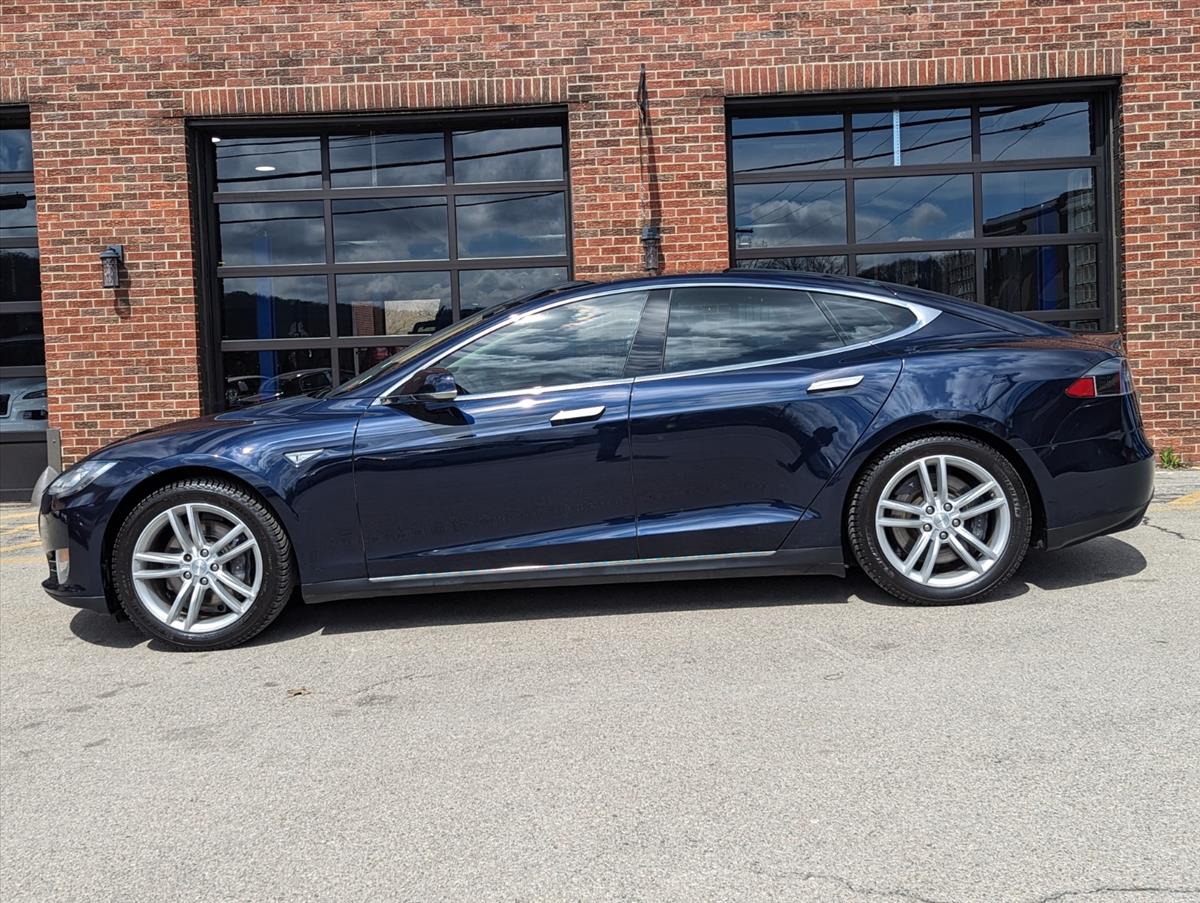2014 Tesla Model S 6