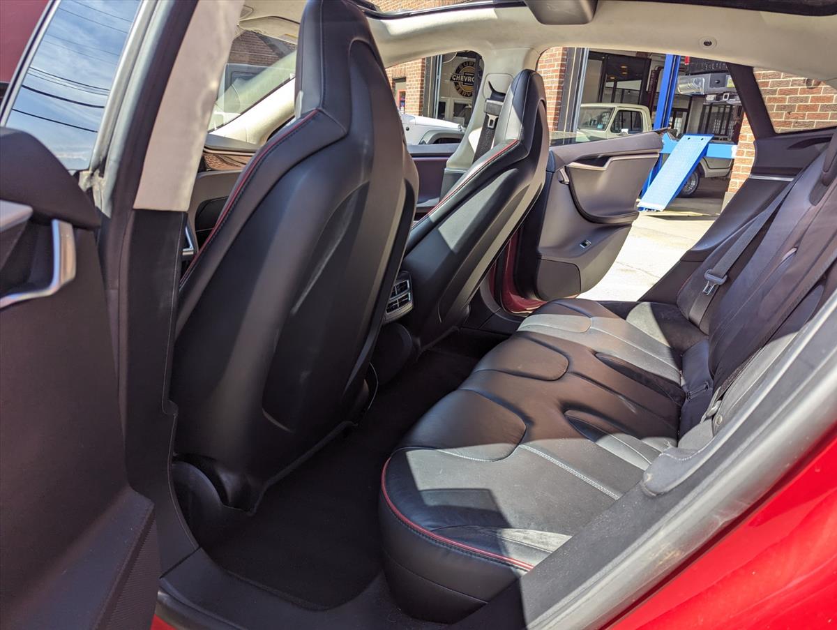 2013 Tesla Model S 34