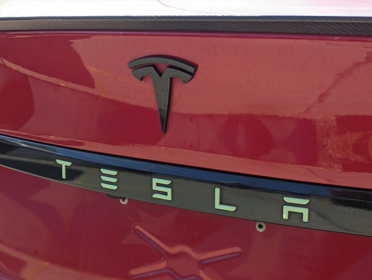 2013 Tesla Model S 17
