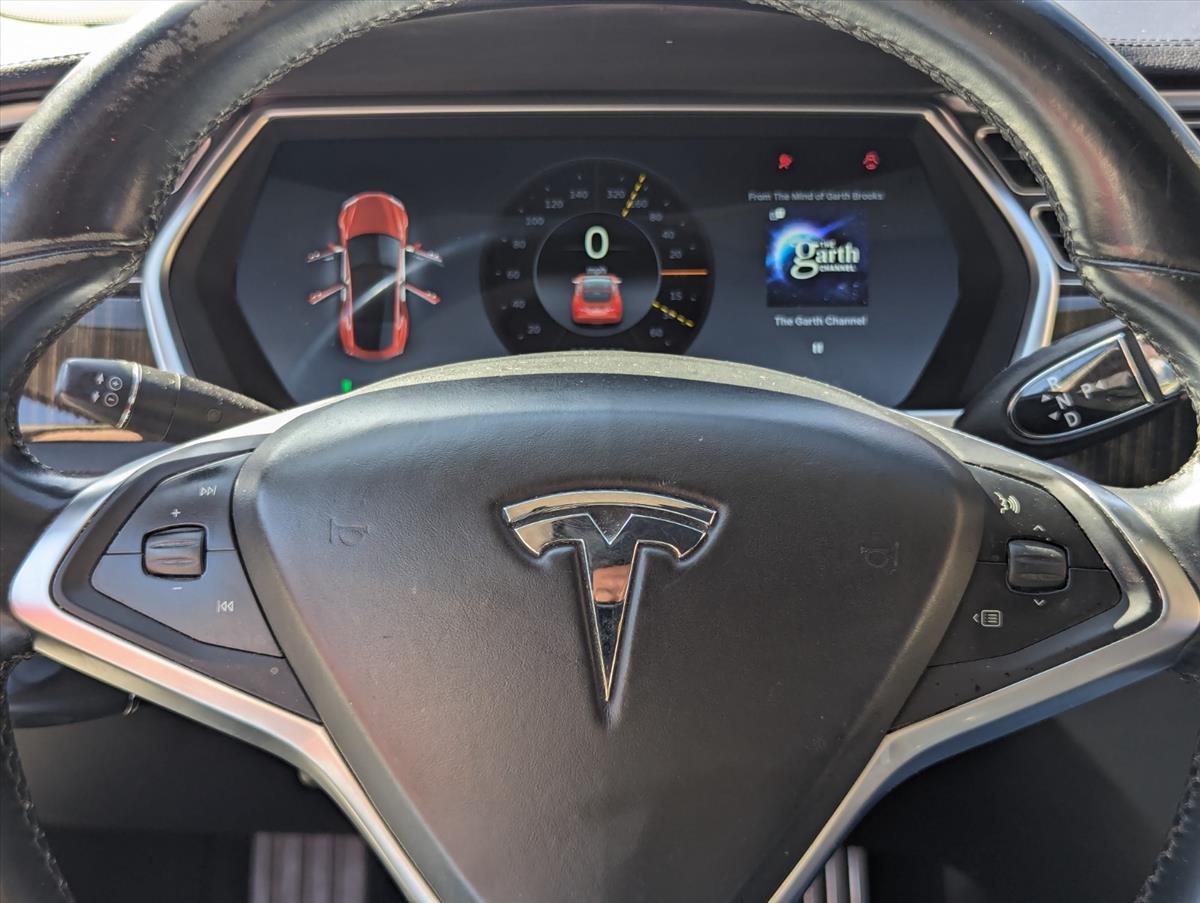 2013 Tesla Model S 24