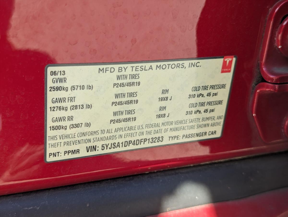 2013 Tesla Model S 43
