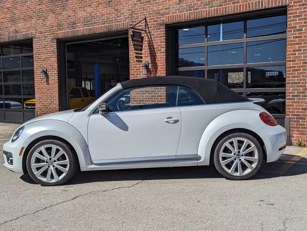2014 Volkswagen Beetle Convertible 59
