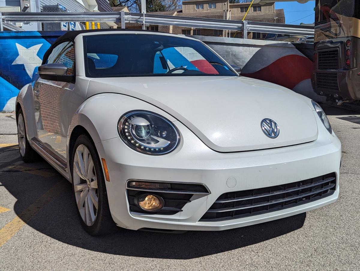 2014 Volkswagen Beetle Convertible 53