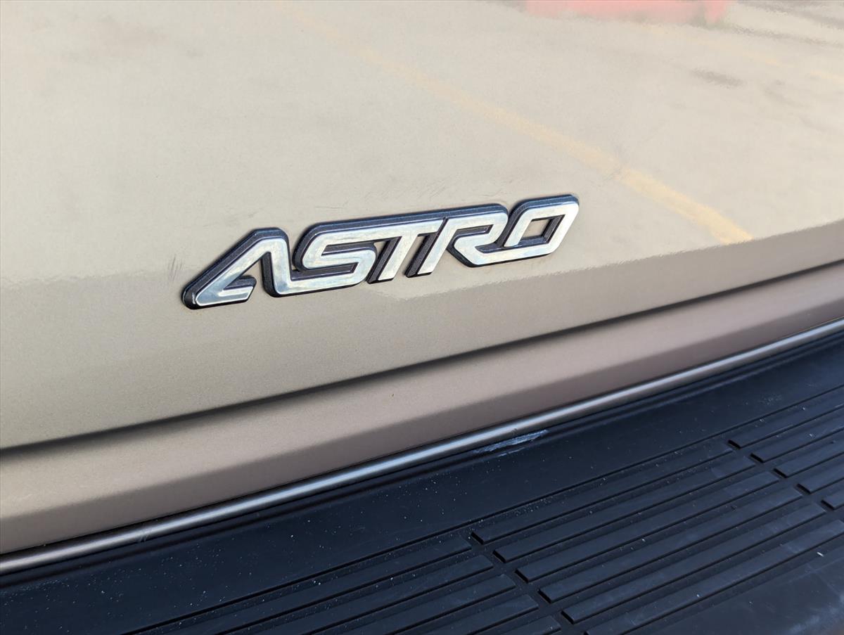 2005 Chevrolet Astro 30
