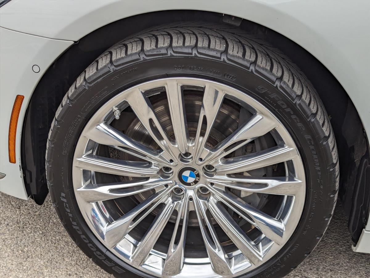 2016 BMW 7 Series 42