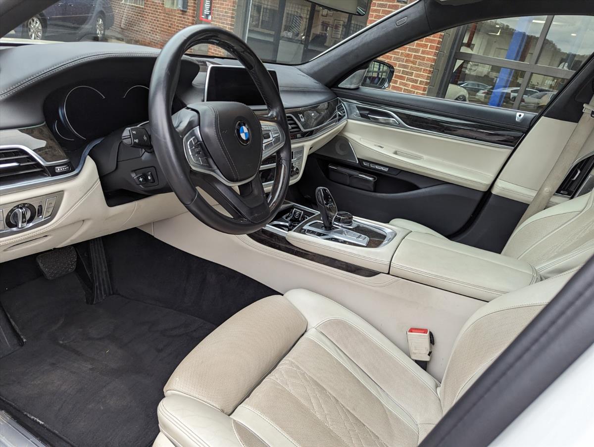 2016 BMW 7 Series 51
