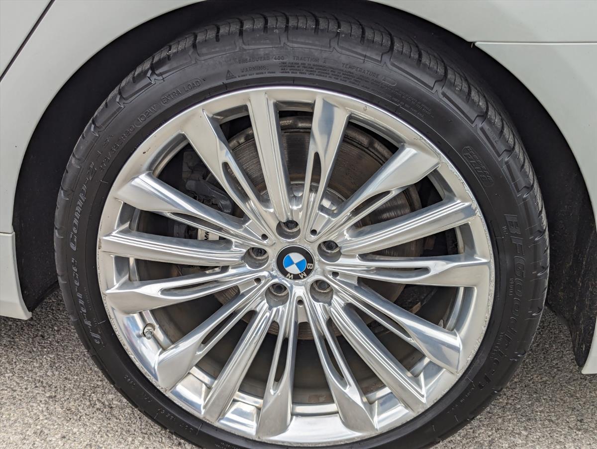 2016 BMW 7 Series 38